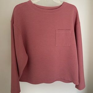 Boxy fit sweater